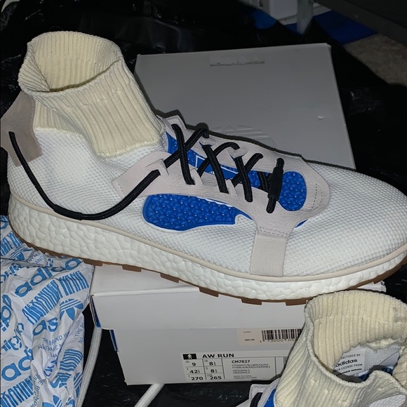 Adidas/Alexander Wang run shoe SZ. 9 - Picture 2 of 7